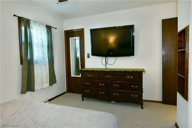 8285 Longview Drive NE, Warren, OH 44484