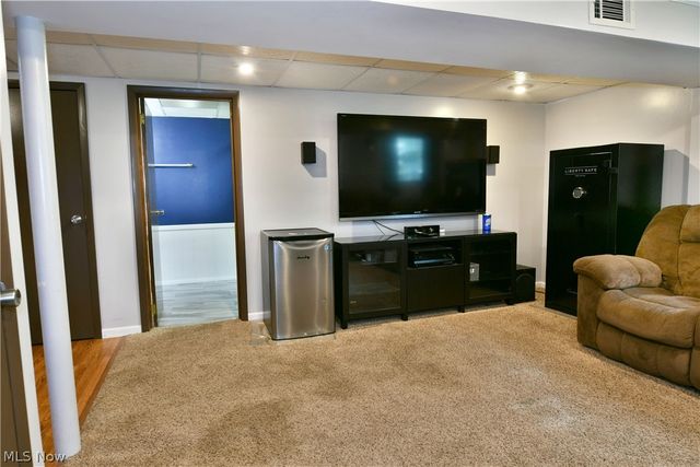 8285 Longview Drive NE, Warren, OH 44484