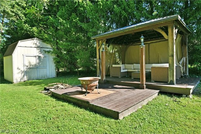 8285 Longview Drive NE, Warren, OH 44484