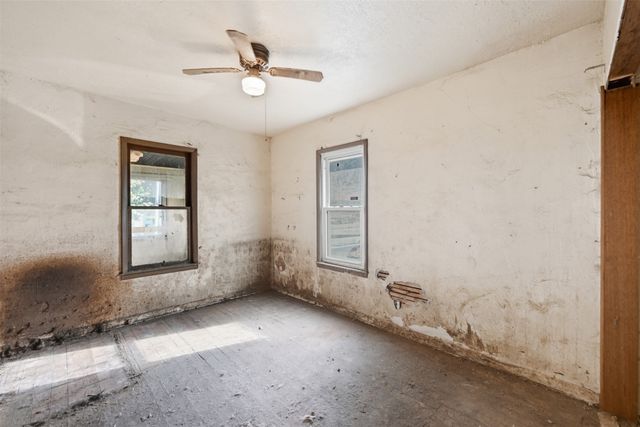 139 E Seneca Avenue, Des Moines, IA 50313