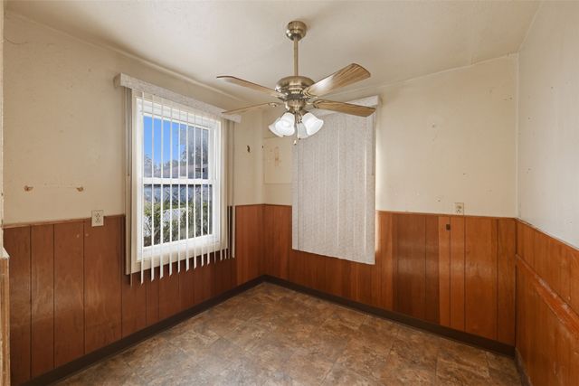 139 E Seneca Avenue, Des Moines, IA 50313