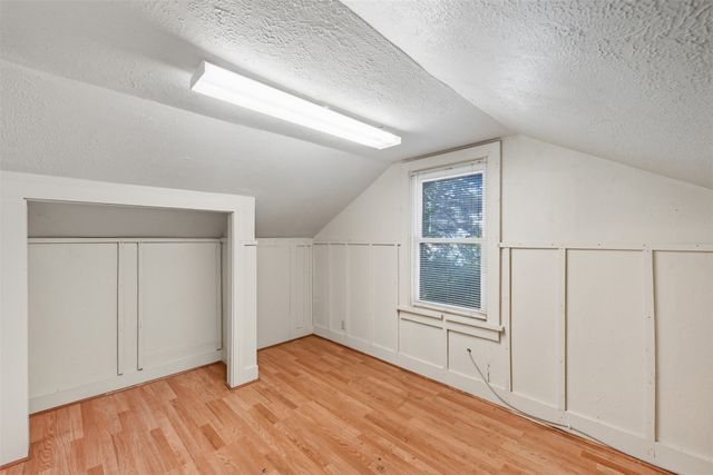 139 E Seneca Avenue, Des Moines, IA 50313