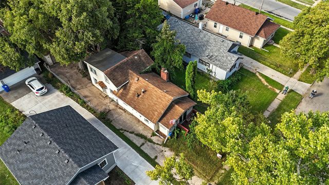 139 E Seneca Avenue, Des Moines, IA 50313