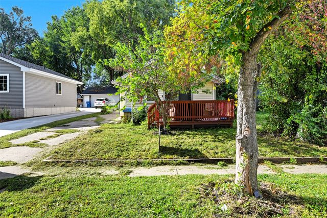 139 E Seneca Avenue, Des Moines, IA 50313