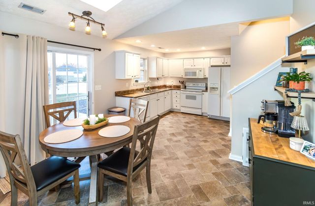 9820 Chatteris Road, Evansville, IN 47725