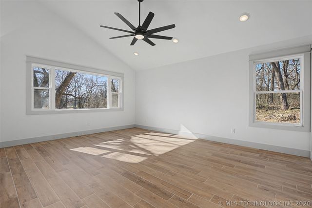 240 E 14th Street, Grove, OK 74344