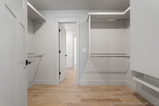 240 E 14th Street, Grove, OK 74344