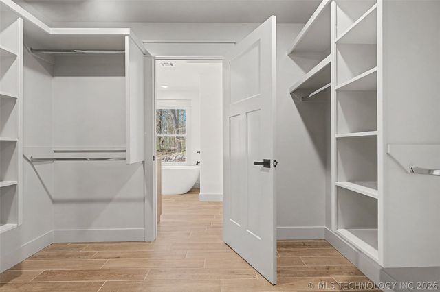 240 E 14th Street, Grove, OK 74344