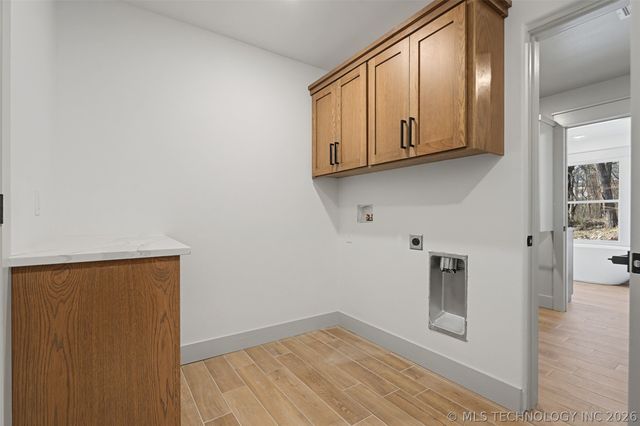 240 E 14th Street, Grove, OK 74344