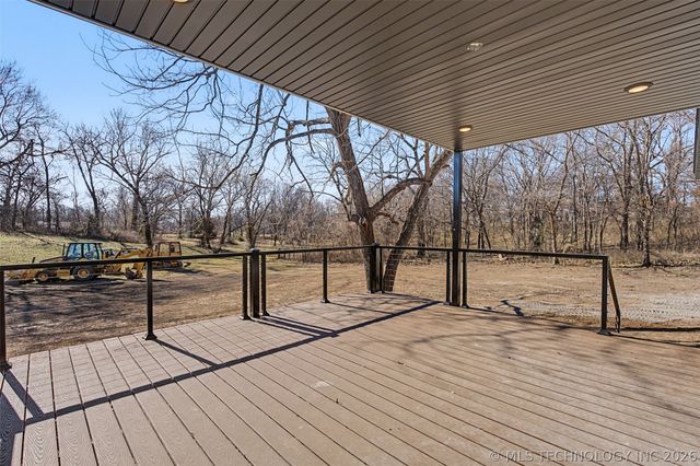 240 E 14th Street, Grove, OK 74344