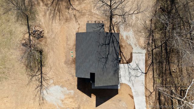 240 E 14th Street, Grove, OK 74344