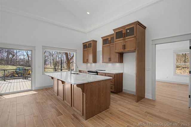 240 E 14th Street, Grove, OK 74344