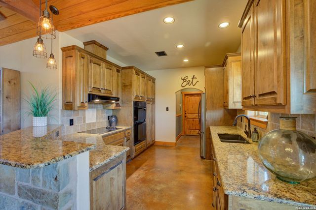 230 Falling Hills, New Braunfels, TX 78132