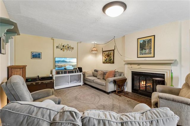 315 Penniman RD, Williamsburg, VA 23185