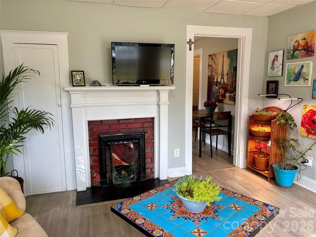 214 W Maine Avenue, Bessemer City, NC 28016