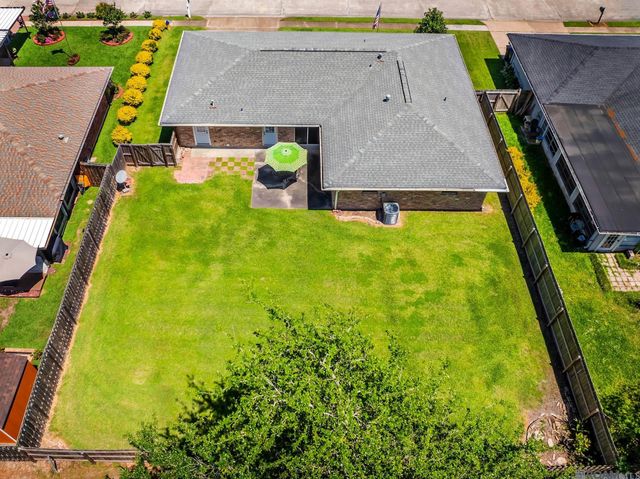 214 Raywood Dr, Houma, LA 70360