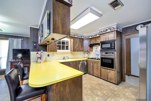 214 Raywood Dr, Houma, LA 70360