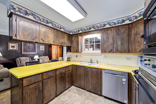 214 Raywood Dr, Houma, LA 70360