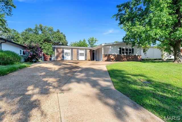 2944 Chevron Drive, St Louis, MO 63125