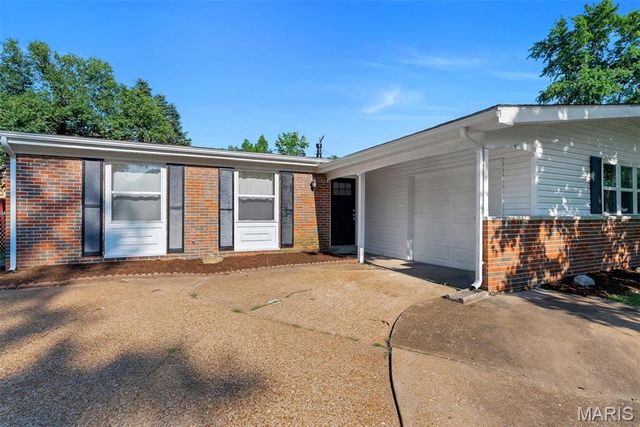 2944 Chevron Drive, St Louis, MO 63125