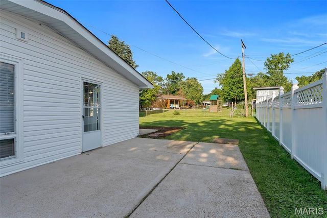 2944 Chevron Drive, St Louis, MO 63125