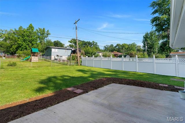 2944 Chevron Drive, St Louis, MO 63125