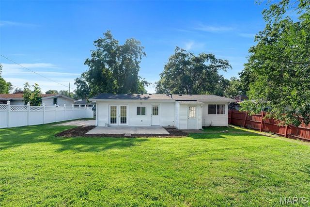 2944 Chevron Drive, St Louis, MO 63125