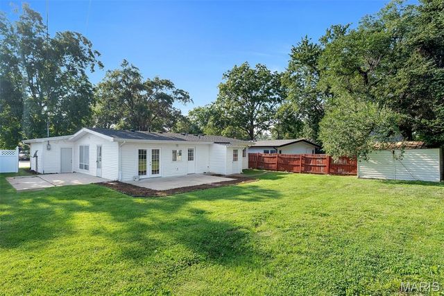 2944 Chevron Drive, St Louis, MO 63125