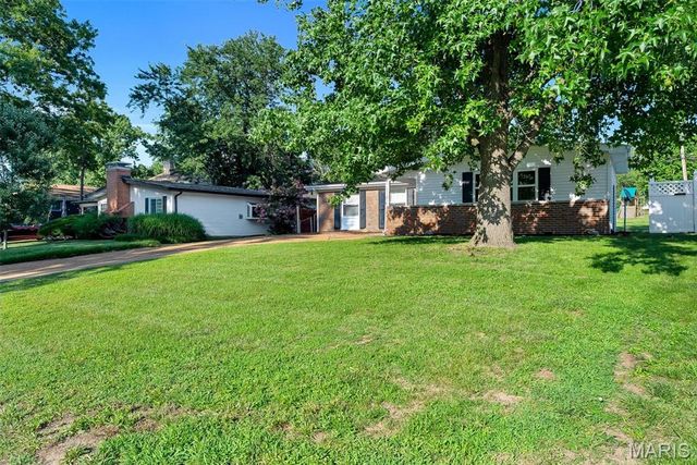 2944 Chevron Drive, St Louis, MO 63125
