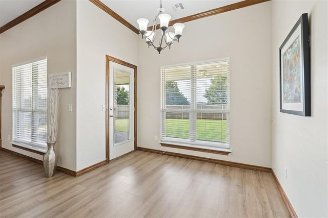 2216 SW 33rd Street, Moore, OK 73170
