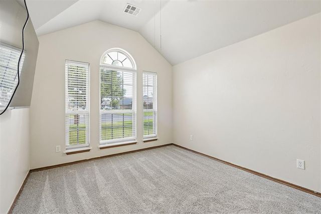2216 SW 33rd Street, Moore, OK 73170