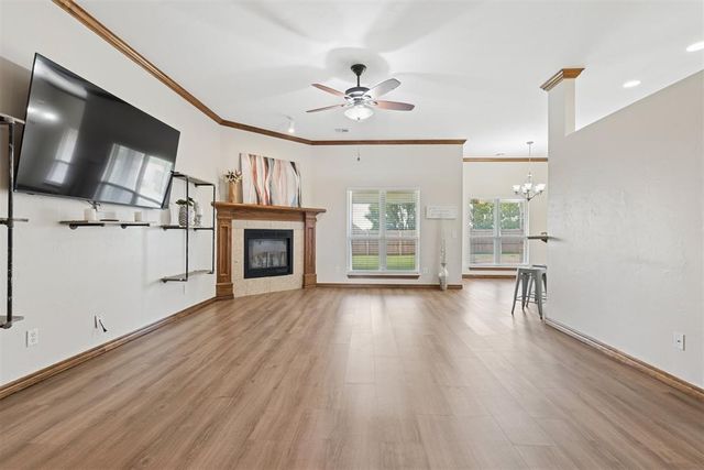 2216 SW 33rd Street, Moore, OK 73170