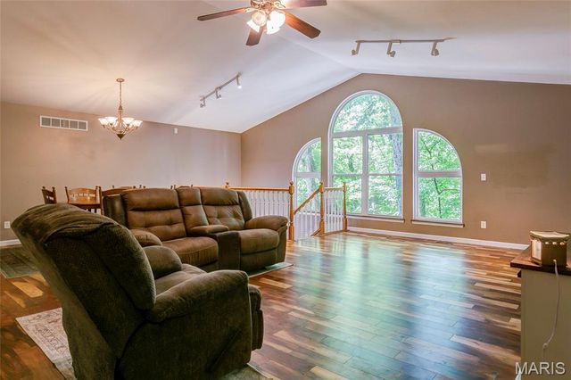 504 Greenwood Lane, Marthasville, MO 63357
