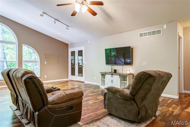 504 Greenwood Lane, Marthasville, MO 63357