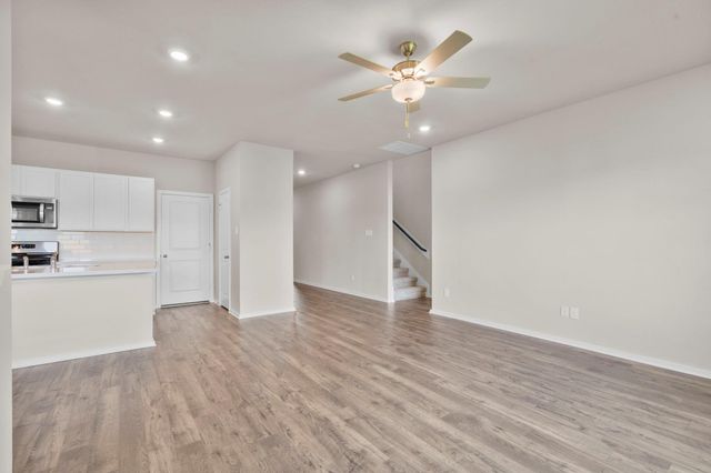 3542 Cardinal Pointe Drive, Angleton, TX 77515