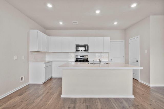 3542 Cardinal Pointe Drive, Angleton, TX 77515