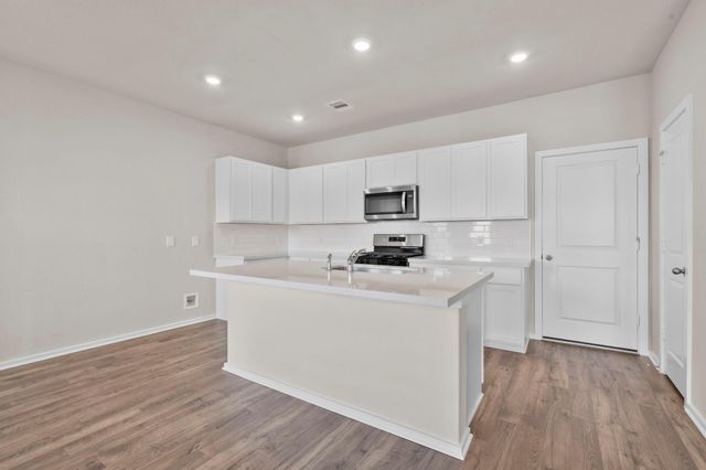 3542 Cardinal Pointe Drive, Angleton, TX 77515