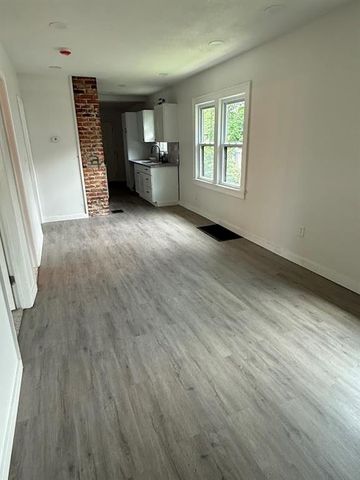 6825 S Benton Avenue, Kansas City, MO 64132