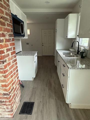 6825 S Benton Avenue, Kansas City, MO 64132