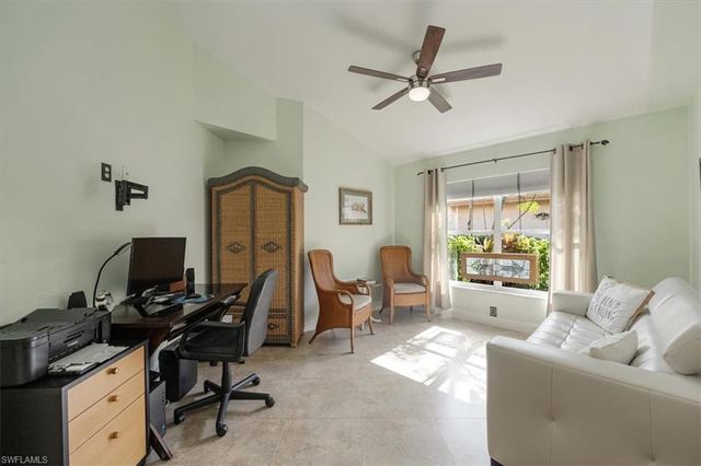 5886 Westbourgh CT, Naples, FL 34112