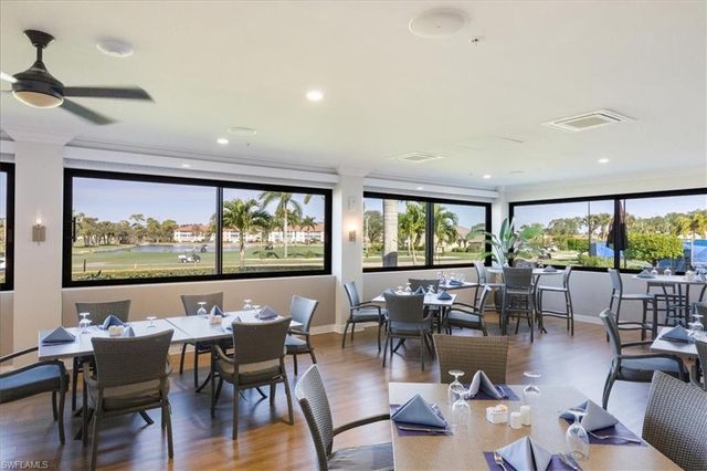 5886 Westbourgh CT, Naples, FL 34112