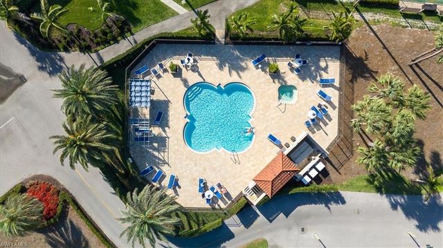 5886 Westbourgh CT, Naples, FL 34112