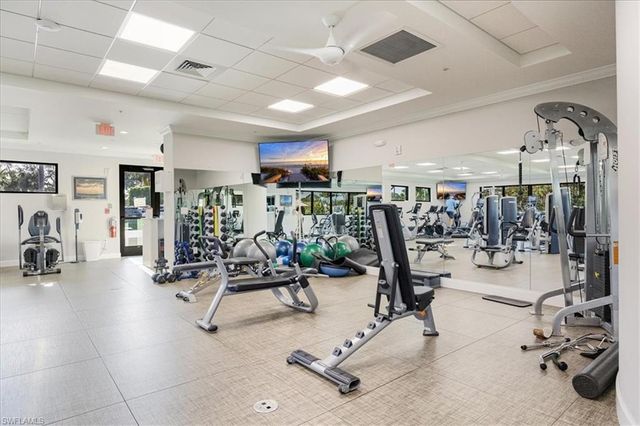 5886 Westbourgh CT, Naples, FL 34112