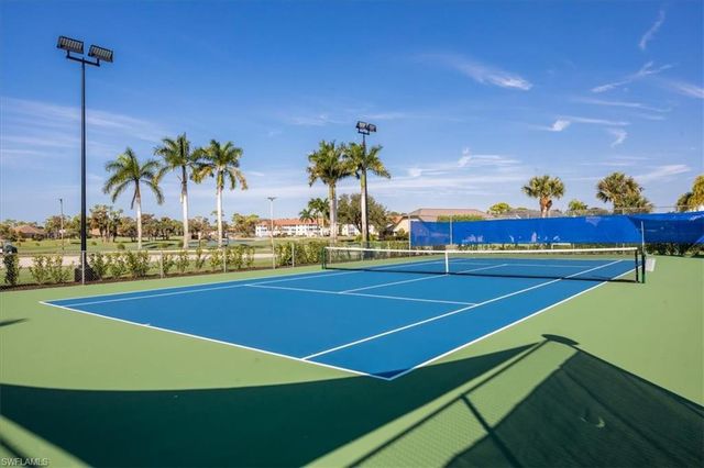 5886 Westbourgh CT, Naples, FL 34112