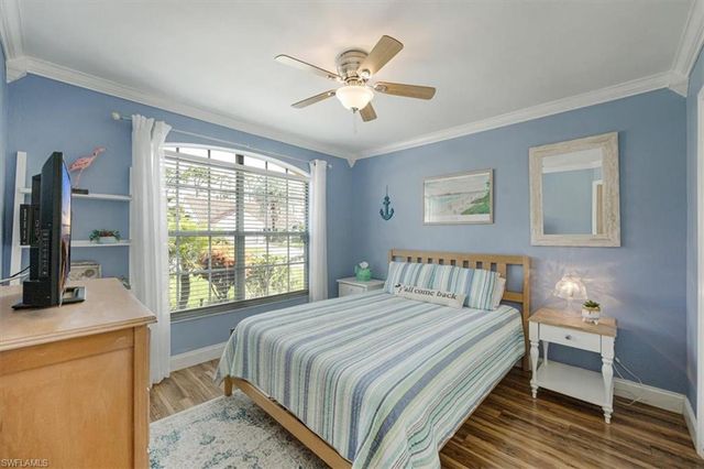 5886 Westbourgh CT, Naples, FL 34112