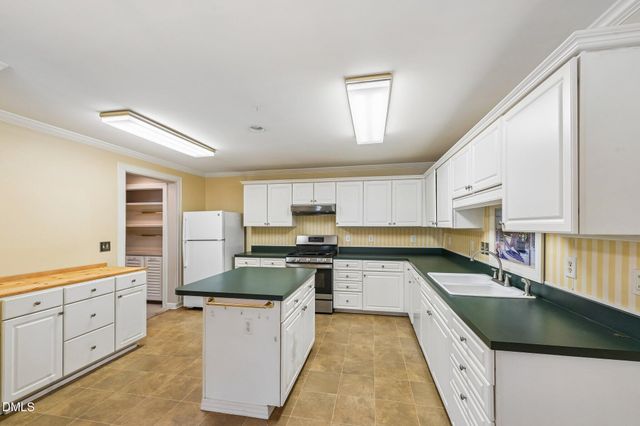 204 Walter Hagen Drive, Mebane, NC 27302