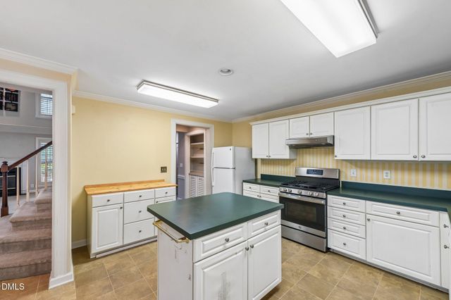 204 Walter Hagen Drive, Mebane, NC 27302