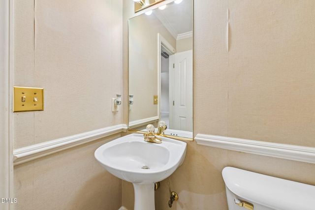 204 Walter Hagen Drive, Mebane, NC 27302