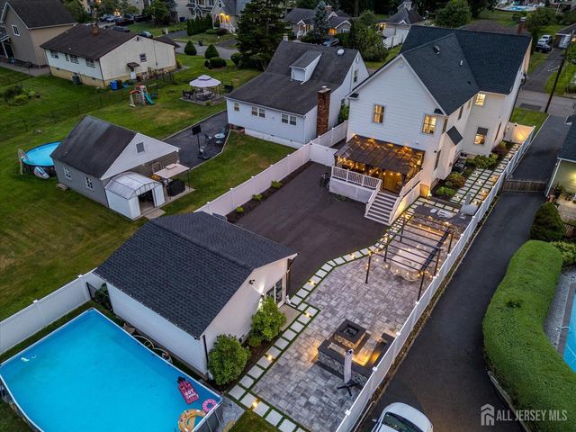 68 Dewey Avenue, Middlesex, NJ 07067