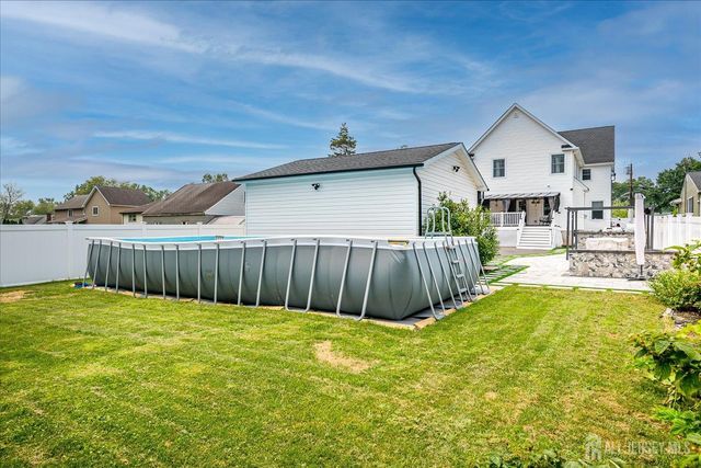 68 Dewey Avenue, Middlesex, NJ 07067